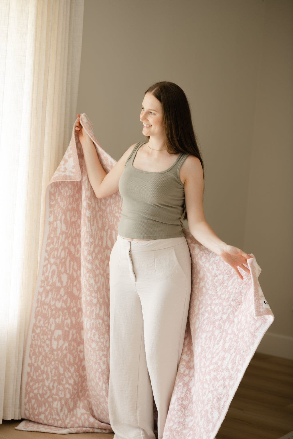 Mama Leopard Pink Blanket